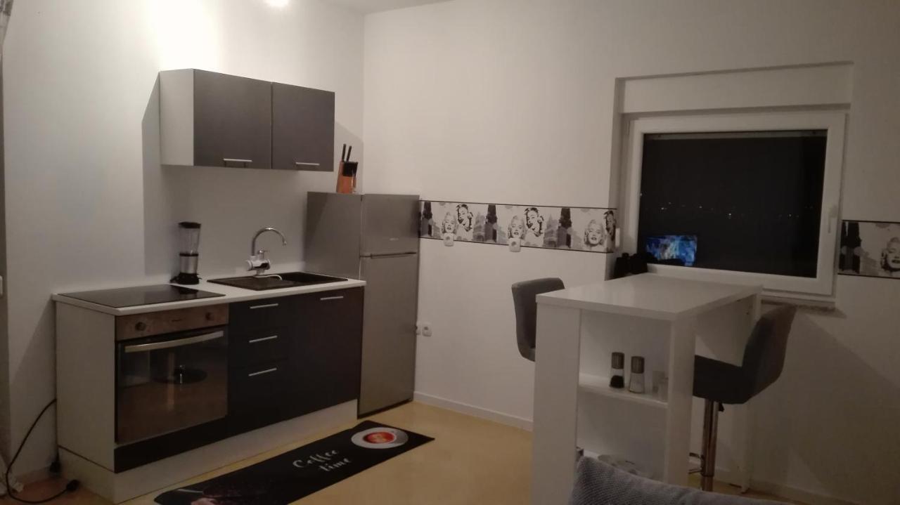 Appartamento Gabi Pag Town Esterno foto